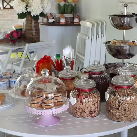 Cinque Stelle Salento לינה וארוחת בוקר 3*